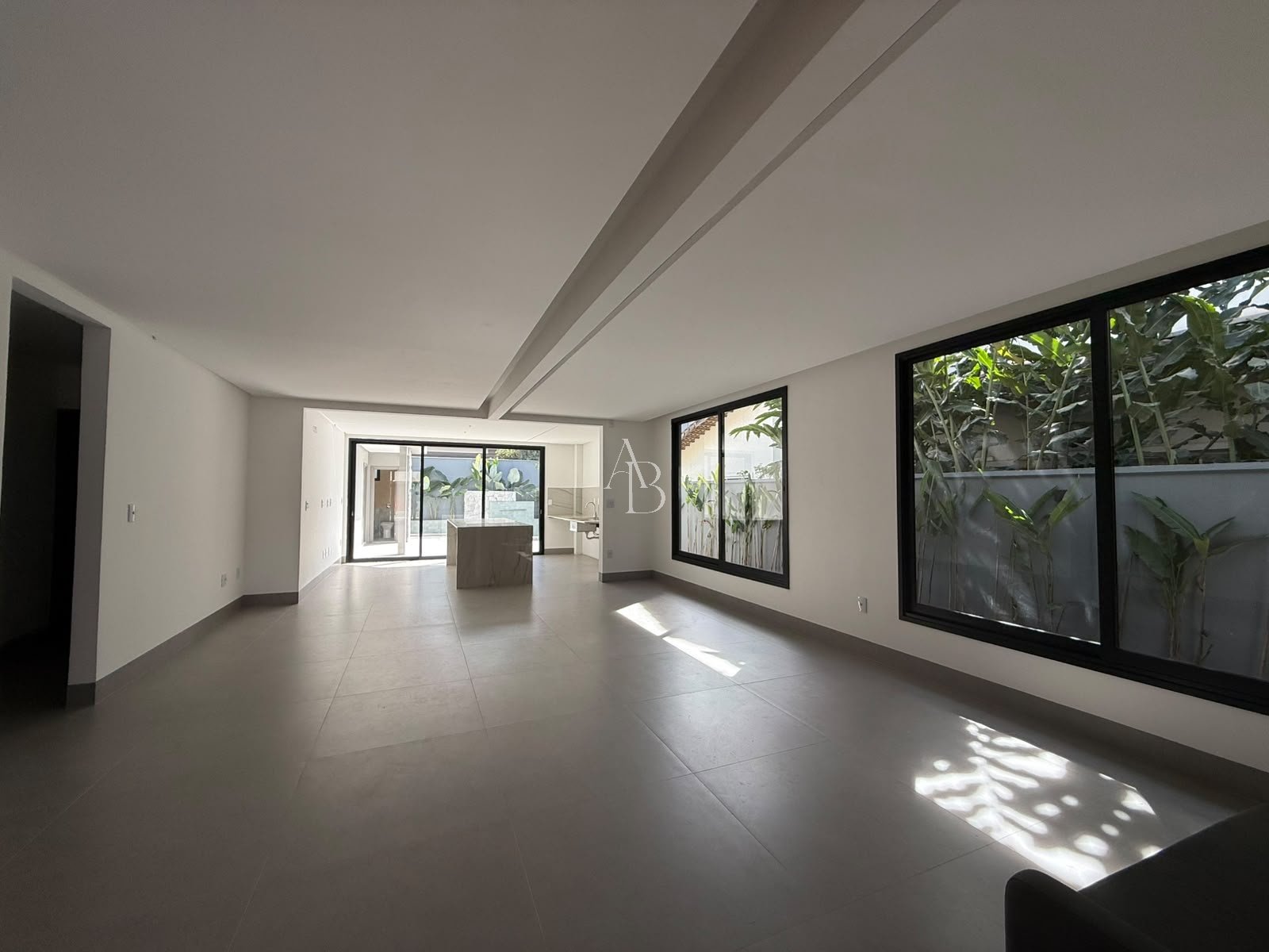 Casa Térrea Alto Padrão Desocupada para Venda | Jardins Atenas