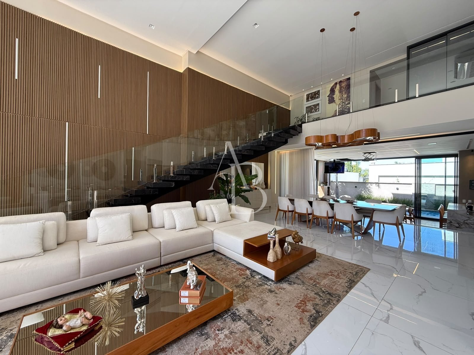 Sobrado Moderno Alto Padrão Alphaville Araguaia | Totalmente Mobiliado e Decorado